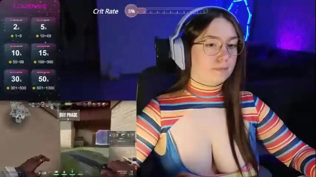 Image 11 of moaning___lisa Stream on Chaturbate on 16 days ago
