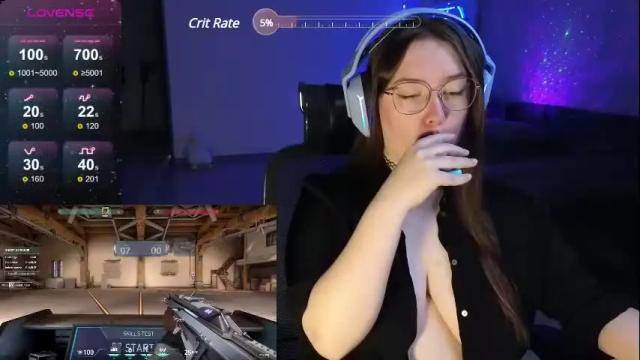 Image 4 of moaning___lisa Stream on Chaturbate on 7 days ago