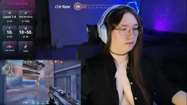 Image 8 of moaning___lisa Stream on Chaturbate on 7 days ago