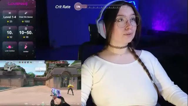 Image 10 of moaning___lisa Stream on Chaturbate on 25 days ago