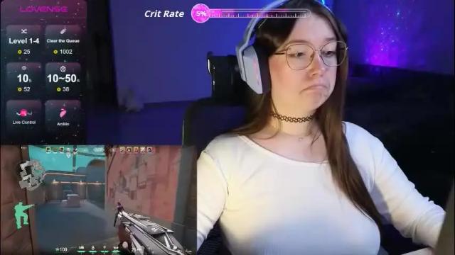 Image 4 of moaning___lisa Stream on Chaturbate on 24 days ago