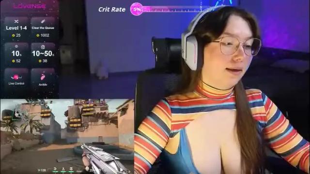 Image 3 of moaning___lisa Stream on Chaturbate on 19 hours ago