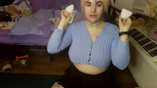 Image 2 of mochi_rainbow Stream on Chaturbate on 14 months ago
