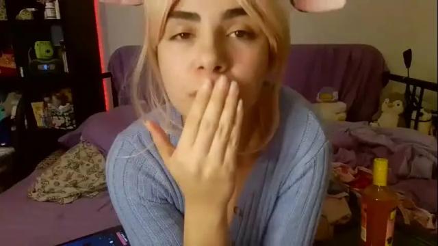Image 3 of mochi_rainbow Stream on Chaturbate on 14 months ago
