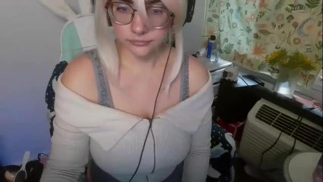 Image 2 of mochi_rainbow Stream on Chaturbate on 2 months ago