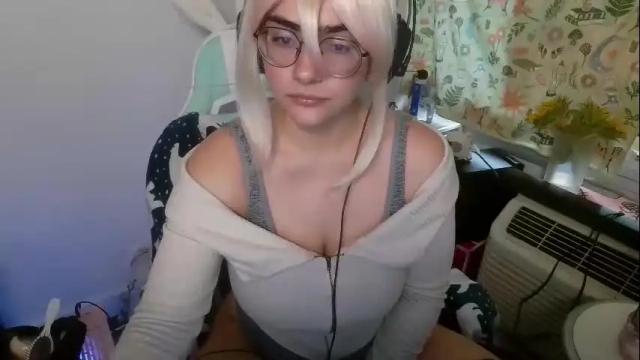 Image 3 of mochi_rainbow Stream on Chaturbate on 2 months ago