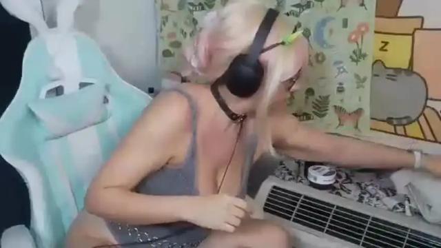 Image 10 of mochi_rainbow Stream on Chaturbate on 1 month ago