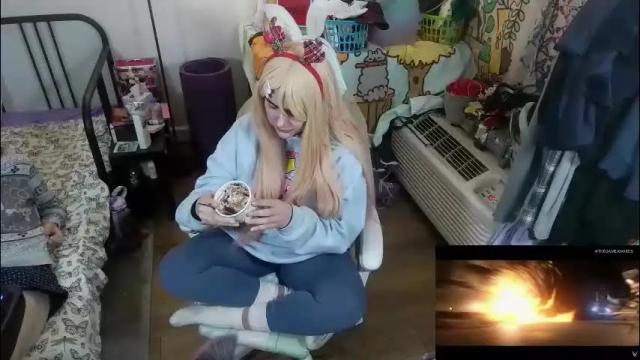 Image 3 of mochi_rainbow Stream on Chaturbate on 28 days ago