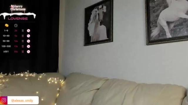 Image 12 of model_la_ Stream on Chaturbate on 22 months ago