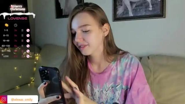 Image 6 of model_la_ Stream on Chaturbate on 22 months ago