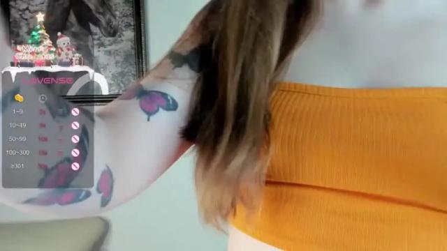 Image 8 of model_la_ Stream on Chaturbate on 22 months ago