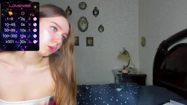 Image 8 of model_la_ Stream on Chaturbate on 21 months ago