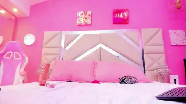 Image 3 of models_sophia Stream on Chaturbate on 1 month ago