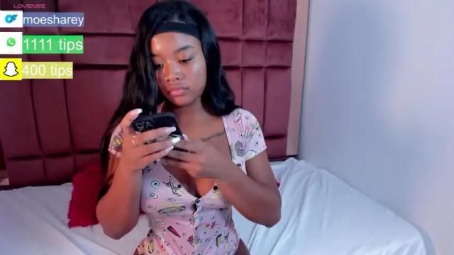 Image 8 of moesha_rey Stream on Chaturbate on 12 months ago