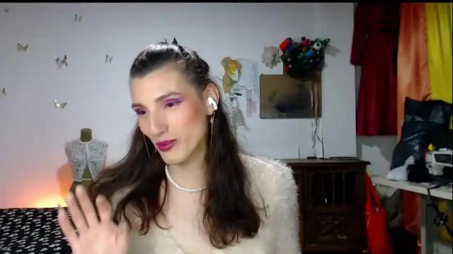 Image 10 of moira_hot Stream on Chaturbate on 28 days ago