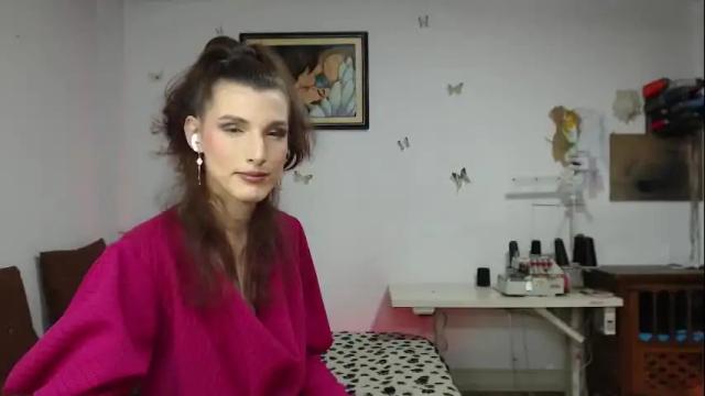 Image 4 of moira_hot Stream on Chaturbate on 22 days ago