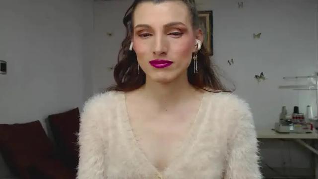 Image 7 of moira_hot Stream on Chaturbate on 3 days ago