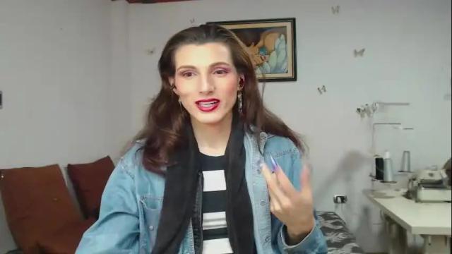 Image 4 of moira_hot Stream on Chaturbate on 1 month ago