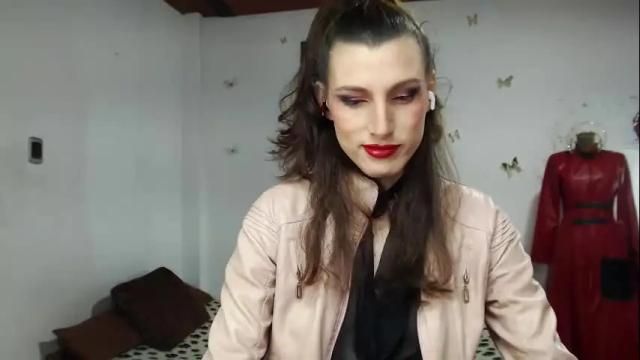 Image 6 of moira_hot Stream on Chaturbate on 1 month ago