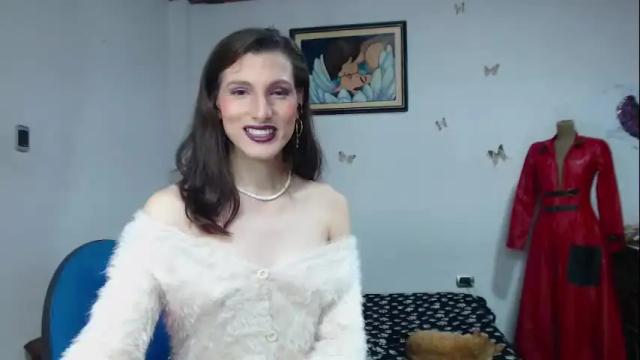Image 11 of moira_hot Stream on Chaturbate on 1 month ago