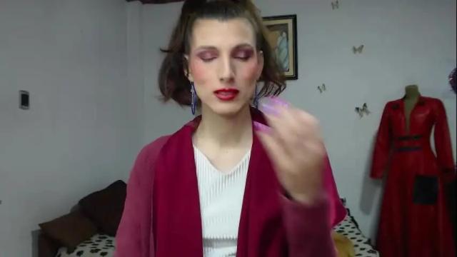 Image 3 of moira_hot Stream on Chaturbate on 1 month ago