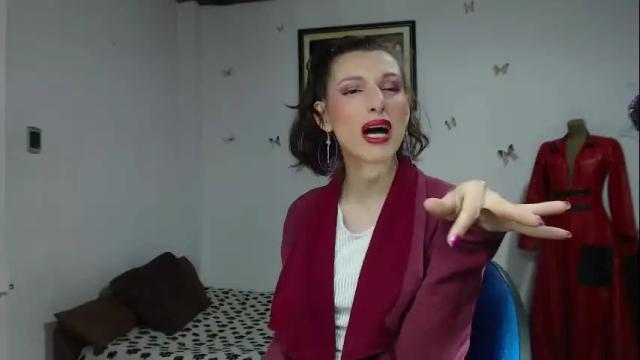 Image 6 of moira_hot Stream on Chaturbate on 1 month ago