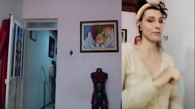 Image 12 of moira_hot Stream on Chaturbate on 23 days ago