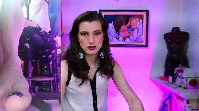 Image 7 of moira_hot Stream on Chaturbate on 5 days ago