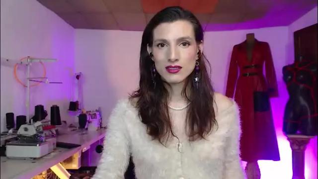 Image 3 of moira_hot Stream on Chaturbate on 4 months ago