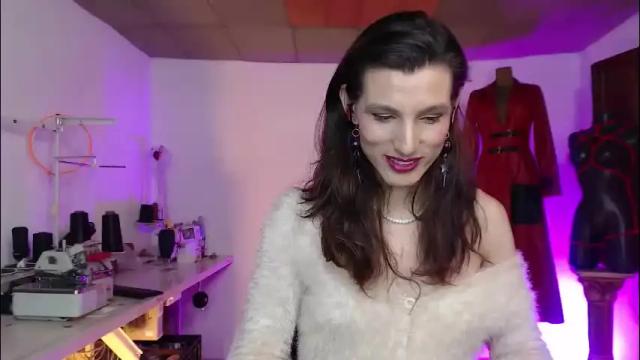 Image 7 of moira_hot Stream on Chaturbate on 4 months ago