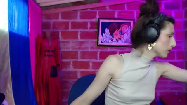 Image 2 of moira_hot Stream on Chaturbate on 3 months ago