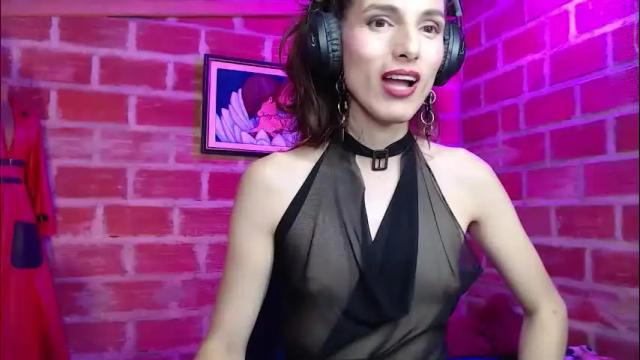 Image 10 of moira_hot Stream on Chaturbate on 3 months ago