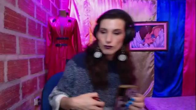 Image 4 of moira_hot Stream on Chaturbate on 2 months ago