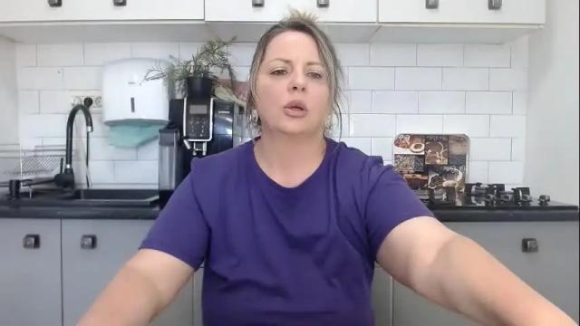 Image 2 of mojjo_erika Stream on Chaturbate on 1 month ago