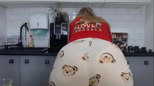 Image 12 of mojjo_erika Stream on Chaturbate on 1 month ago
