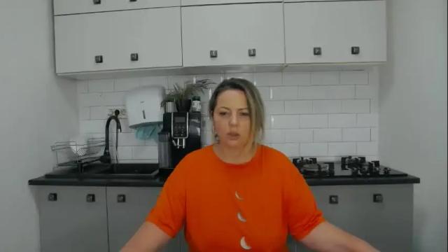 Image 8 of mojjo_erika Stream on Chaturbate on 27 days ago