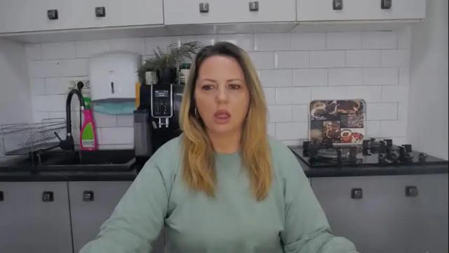 Image 2 of mojjo_erika Stream on Chaturbate on 26 days ago