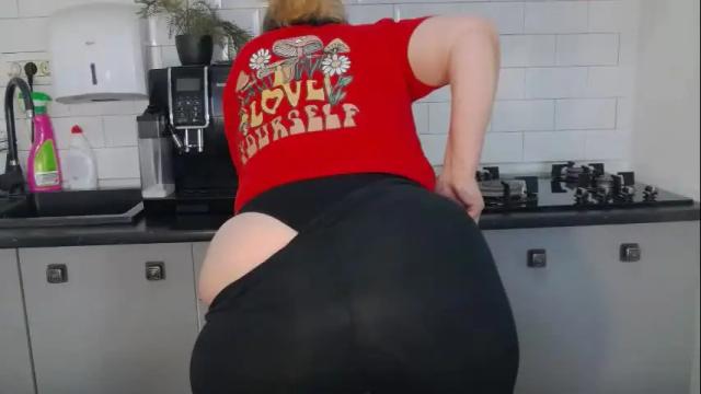 Image 7 of mojjo_erika Stream on Chaturbate on 9 days ago