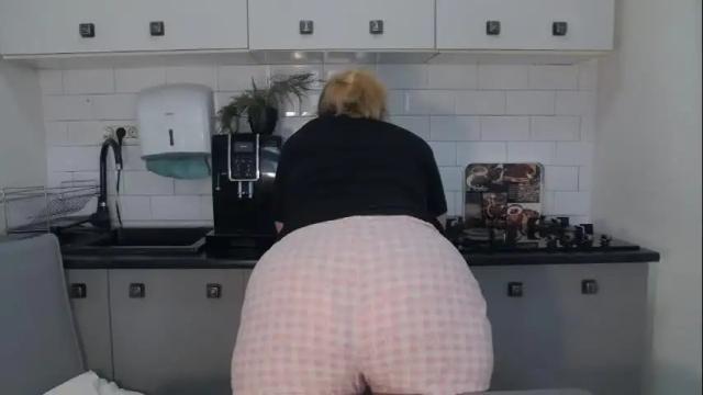 Image 3 of mojjo_erika Stream on Chaturbate on 2 days ago