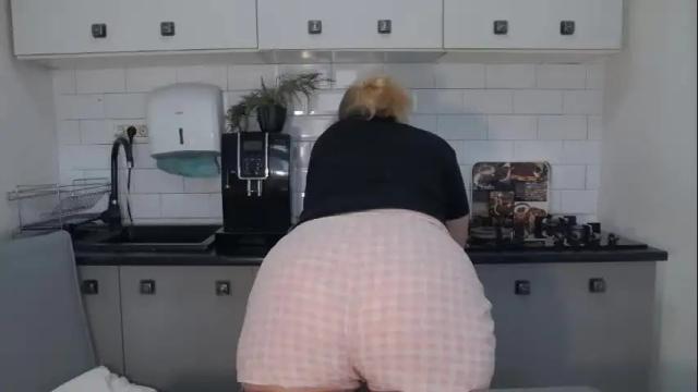 Image 7 of mojjo_erika Stream on Chaturbate on 2 days ago