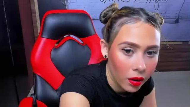 Image 4 of moli_snow Stream on Chaturbate on 18 months ago