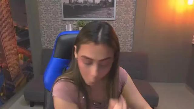 Image 4 of moli_snow Stream on Chaturbate on 18 months ago