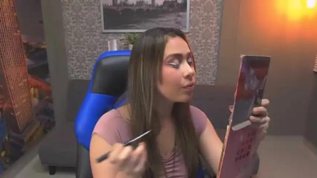 Image 8 of moli_snow Stream on Chaturbate on 18 months ago