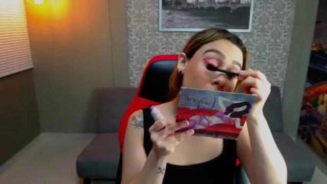 Image 6 of moli_snow Stream on Chaturbate on 17 months ago