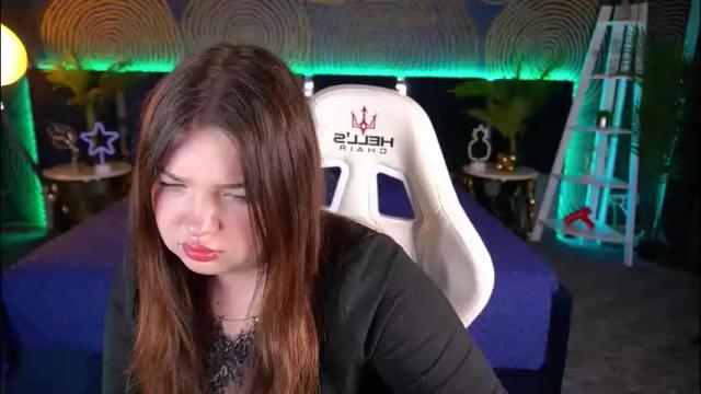 Image 12 of molinmoon Stream on Chaturbate on 2 months ago