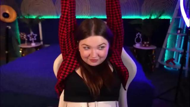 Image 2 of molinmoon Stream on Chaturbate on 1 month ago