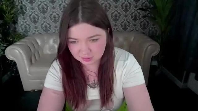 Image 3 of molinmoon Stream on Chaturbate on 1 month ago