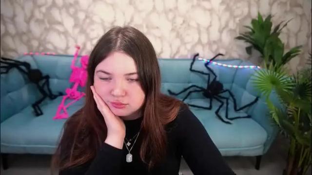 Image 2 of molinmoon Stream on Chaturbate on 7 days ago