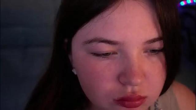 Image 8 of molinmoon Stream on Chaturbate on 3 days ago