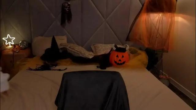 Image 3 of molinmoon Stream on Chaturbate on 1 day ago